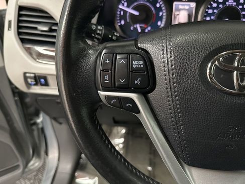 Used 2019 Toyota Sienna XLE image 14