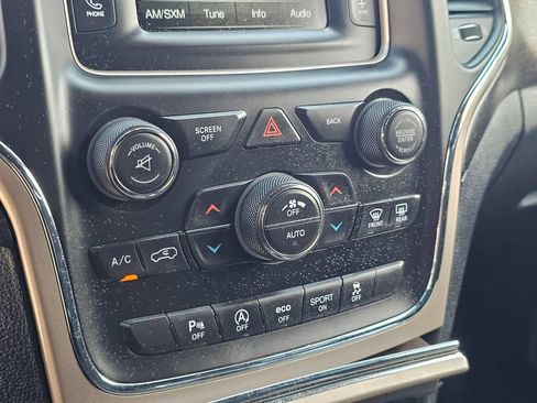 Used 2016 Jeep Grand Cherokee Laredo w/ Quick Order Package 23E AWD/4WD image 29