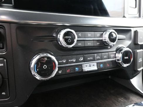 Used 2022 Ford F150 Lariat w/ Equipment Group 502A High image 32