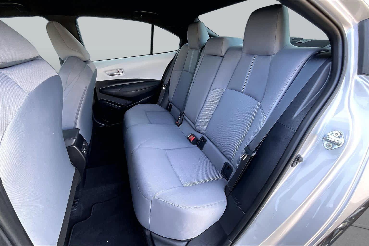 Used 2025 Toyota Corolla SE FWD image 21