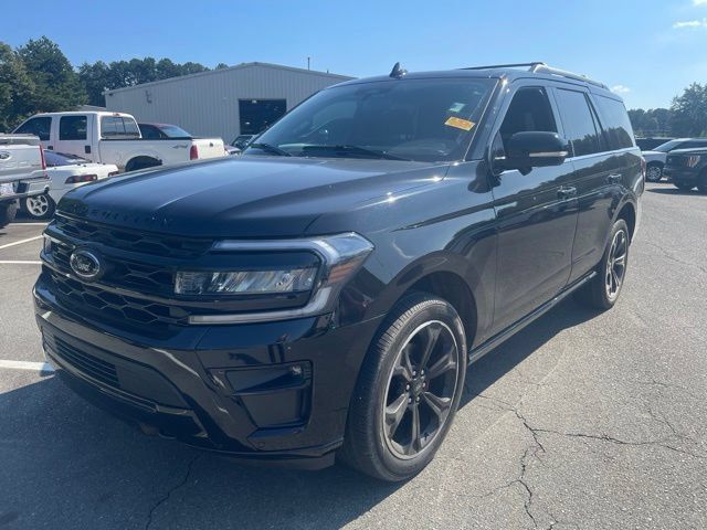Used 2023 Ford Expedition Limited AWD/4WD image 1