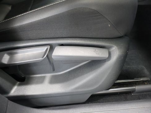 Used 2021 Volkswagen Tiguan SE image 22