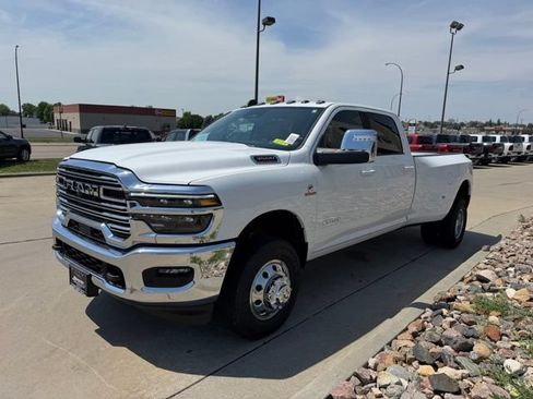 New 2026 RAM 3500 Laramie AWD/4WD image 4