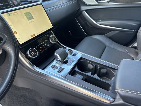 Used 2022 Jaguar XF R-Dynamic SE AWD/4WD image 20