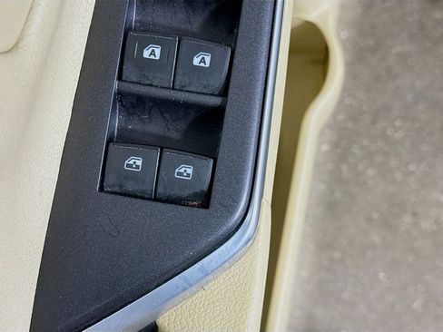 Certified 2016 Toyota Camry LE image 18