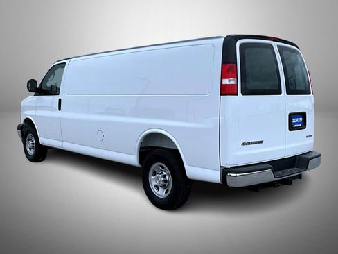 New 2026 Chevrolet Express 3500 Extended RWD image 7