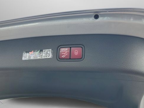 Certified 2026 Mercedes-Benz GLC 300 image 9