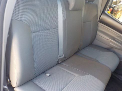 Used 2015 Toyota Tacoma 4x4 Double Cab w/ TRD Off-Road Package image 33