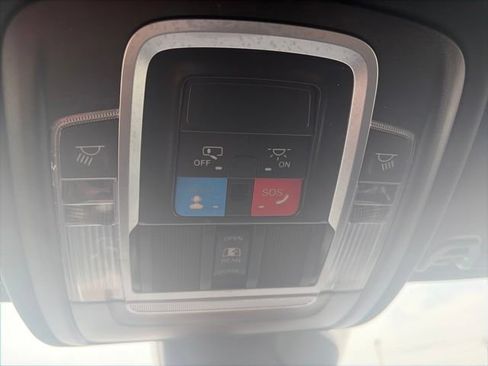 Used 2025 RAM 1500 Laramie AWD/4WD image 25