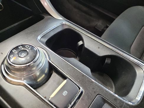 Used 2018 Ford Fusion SE w/ Fusion SE Technology Package image 26