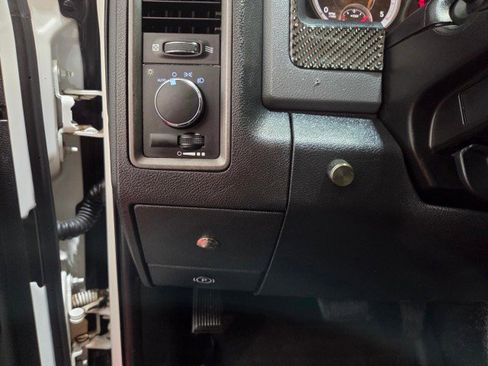 Used 2013 RAM 3500 Tradesman w/ Chrome Appearance Group image 44