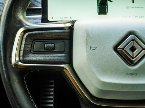 Used 2022 Rivian R1T Adventure AWD/4WD image 30