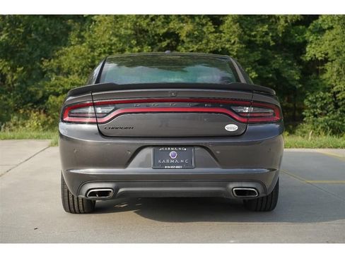 Used 2020 Dodge Charger SXT w/ Blacktop Package RWD image 7