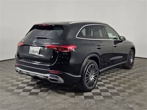 Used 2025 Mercedes-Benz GLC 300 4MATIC image 19
