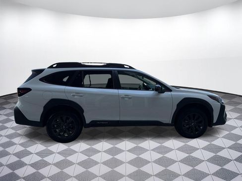 Used 2025 Subaru Outback Onyx Edition AWD/4WD image 8