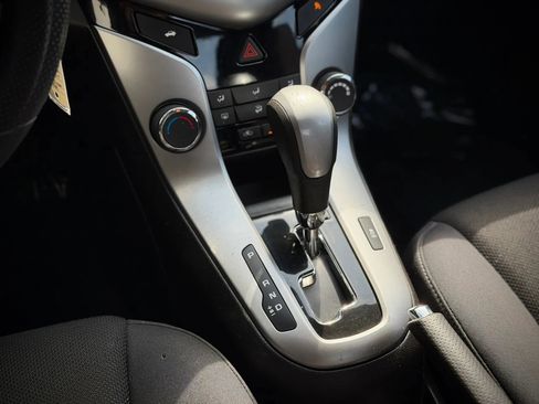 Used 2015 Chevrolet Cruze LT FWD image 15