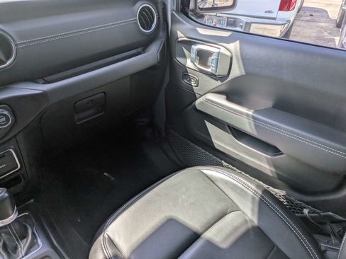 Used 2021 Jeep Wrangler Unlimited Sahara w/ Safety Group AWD/4WD image 10