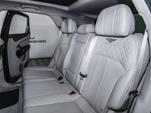 Used 2017 Bentley Bentayga W12 image 19