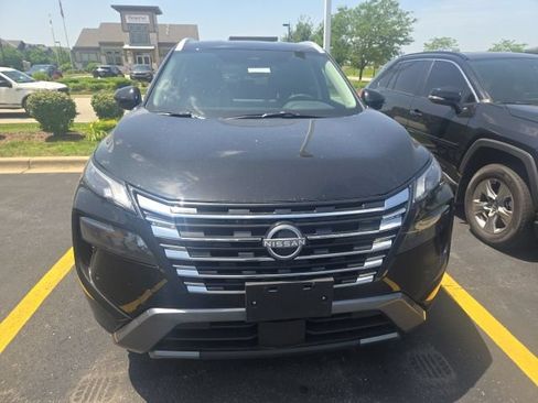Used 2026 Nissan Rogue SL AWD/4WD image 2