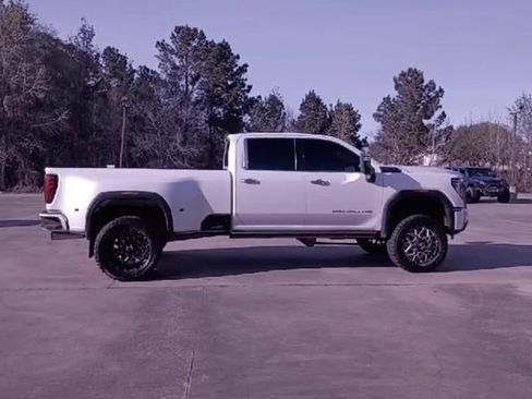 Used 2024 GMC Sierra 3500 Denali Ultimate image 8