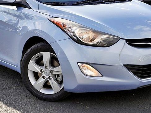Used 2013 Hyundai Elantra GLS w/ Preferred Pkg FWD image 4