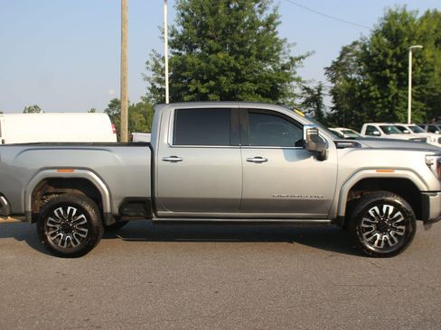 Used 2024 GMC Sierra 3500 Denali Ultimate AWD/4WD image 8