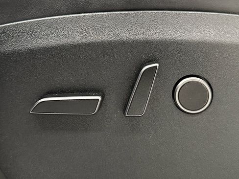 Used 2023 Tesla Model Y Long Range image 12