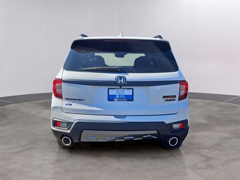 Certified 2022 Honda Passport TrailSport image 5