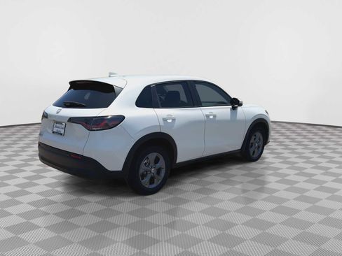New 2026 Honda HR-V LX image 8