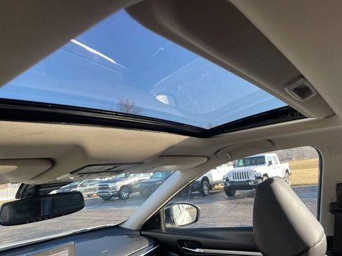 Used 2024 Nissan Altima 2.5 SR image 9