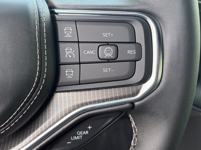 New 2026 Jeep Grand Wagoneer Summit AWD/4WD image 17