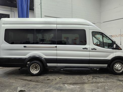 Used 2022 Ford Transit 350 XLT image 17