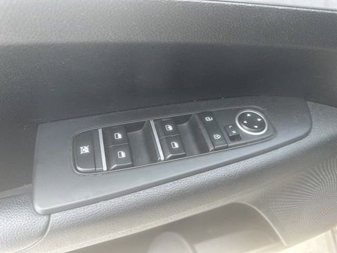 Used 2023 Kia Forte LXS FWD image 3