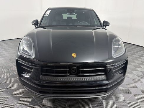 Certified 2026 Porsche Macan AWD/4WD image 6