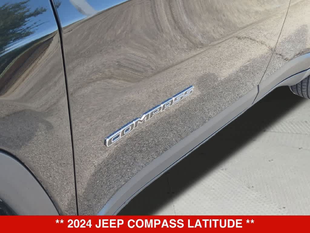Used 2024 Jeep Compass Latitude AWD/4WD image 12