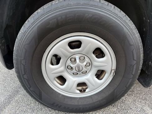 Used 2022 Nissan Frontier S w/ Technology Package image 7