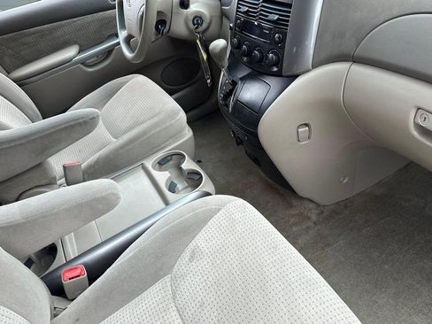 Used 2008 Toyota Sienna LE FWD image 30