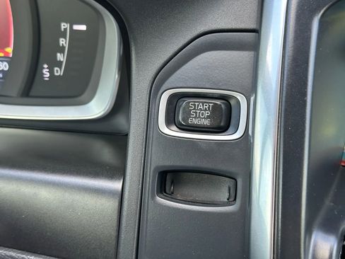 Used 2016 Volvo XC60 T5 Premier w/ Proximity Package image 32