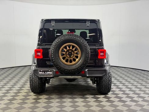 Used 2025 Jeep Wrangler Unlimited Sahara AWD/4WD image 9