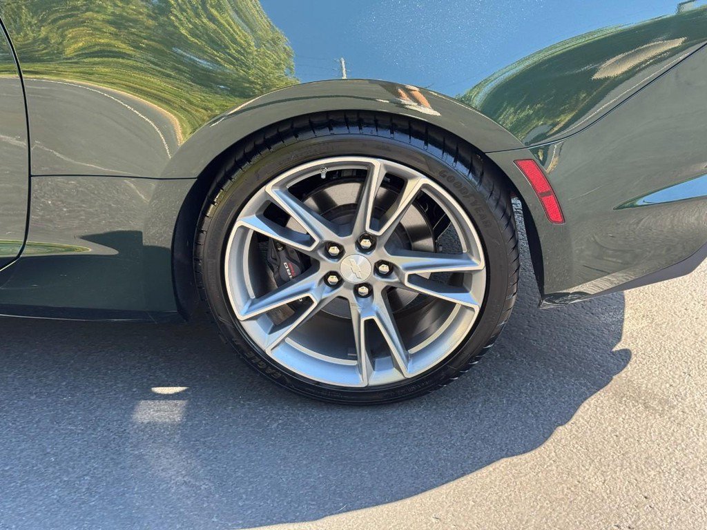 Used 2020 Chevrolet Camaro SS RWD image 10