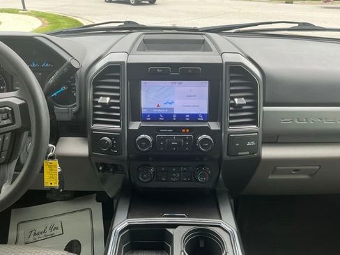 Used 2022 Ford F250 XLT w/ Black Appearance Package AWD/4WD image 25