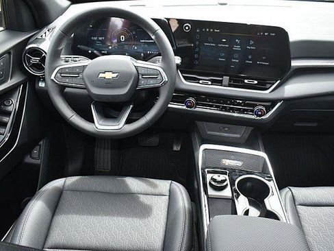 New 2026 Chevrolet Equinox LT w/ Convenience Package II image 9