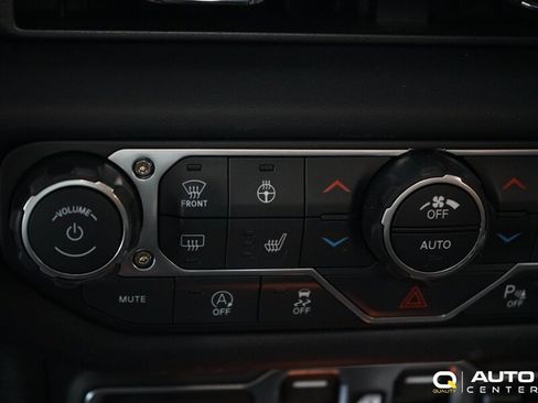 Used 2026 Jeep Wrangler Unlimited Rubicon AWD/4WD image 24
