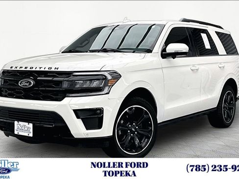 Used 2024 Ford Expedition Limited AWD/4WD image 1