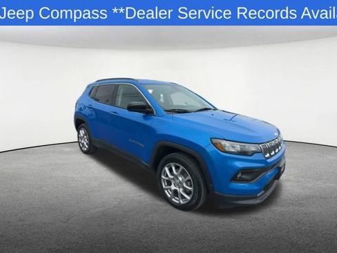 Used 2022 Jeep Compass Latitude AWD/4WD image 2