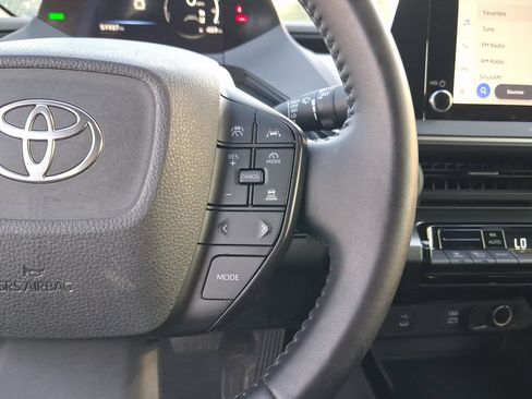 Used 2025 Toyota Prius LE FWD image 20