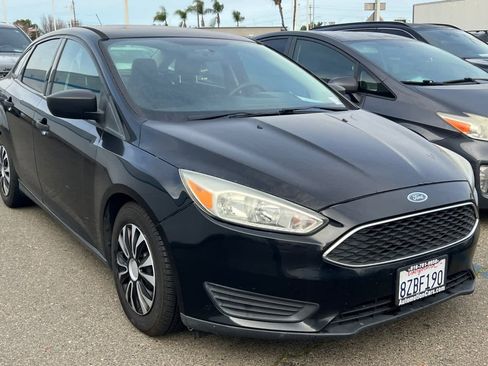 Used 2016 Ford Focus S image 3