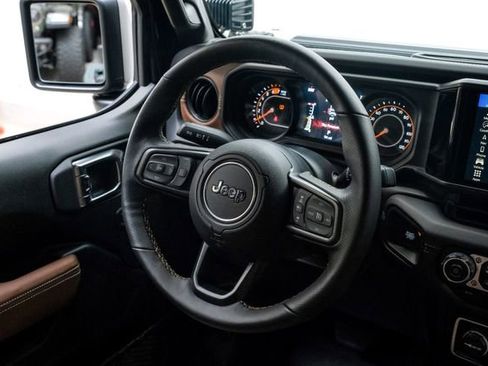 Used 2025 Jeep Wrangler Unlimited Rubicon w/ Technology Group image 67