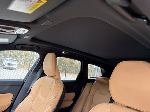 Used 2021 Volvo XC60 T5 Inscription w/ Advanced Package image 7