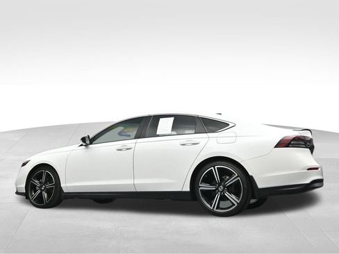 Used 2024 Honda Accord Sport image 40